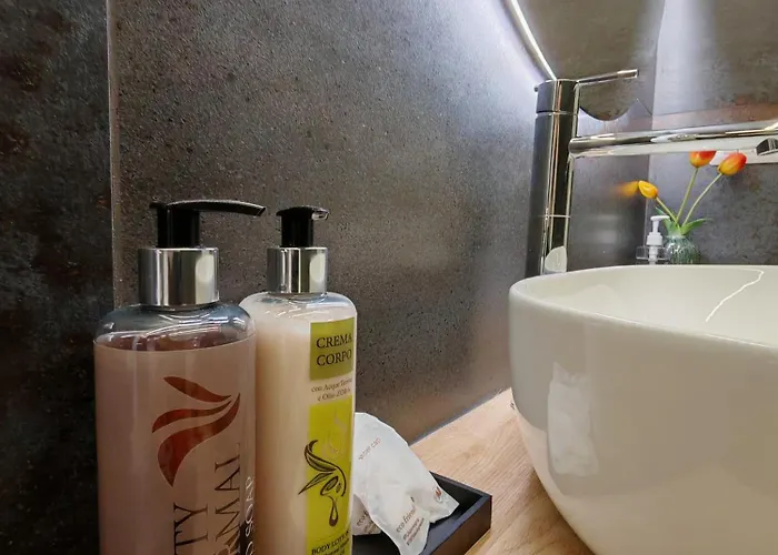 לינה וארוחת בוקר Effe4 Lovely