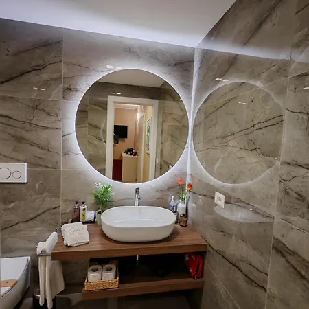 Effe4 Lovely Panzió 4*